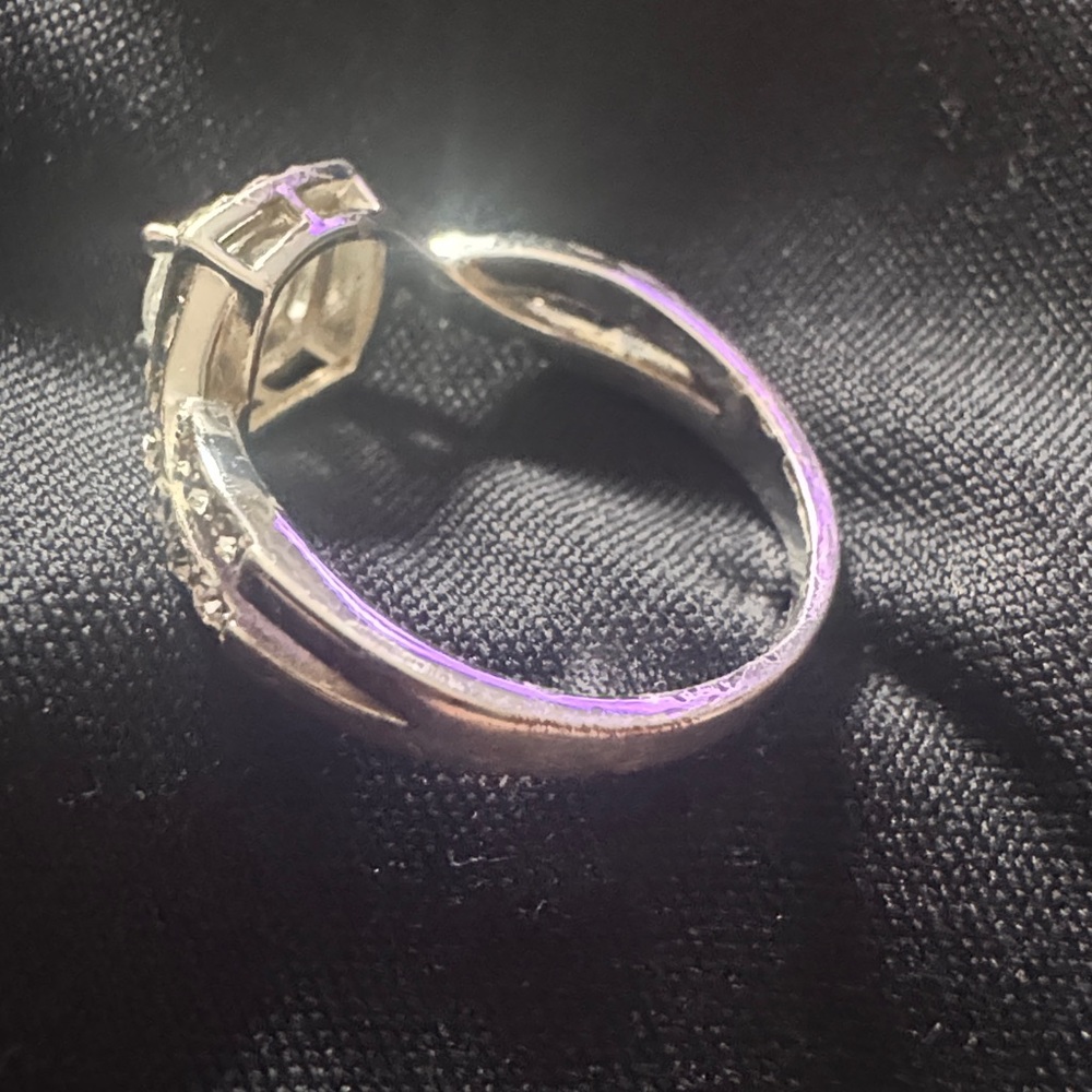 Sterling Silver CubicZirconia Halo Twist Ring in Silver,Princess-cut silver ring - Picture 4 of 6